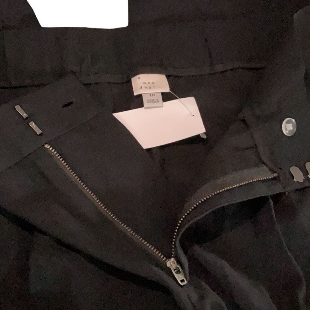 A New Day Black Jogger Stretch Waist Cargo Pants NWT Womens Size 10 - Picture 4 of 5